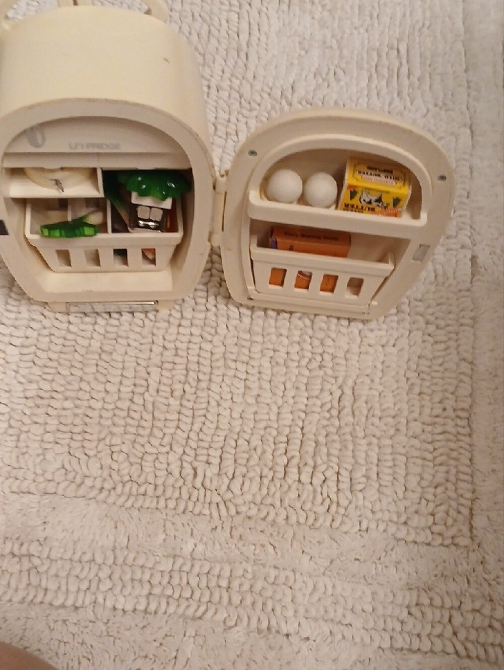 Vintage Mini Stationary Fridge - Picture 12 of 12